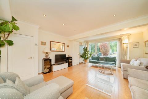 3 bedroom flat to rent, Hermitage Lane, London NW2