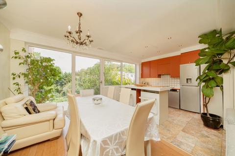 3 bedroom flat to rent, Hermitage Lane, London NW2