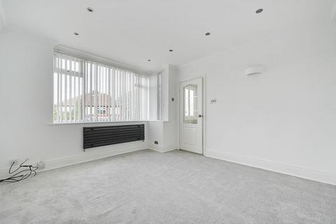 5 Broadgate Avenue, Horsforth, Leeds, LS18 5DT