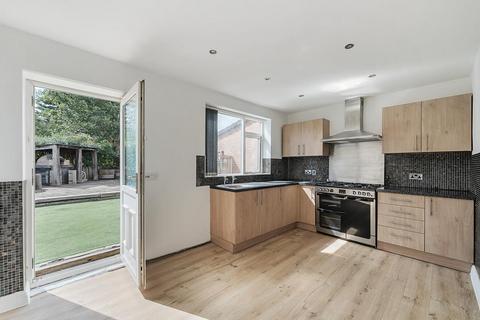 5 Broadgate Avenue, Horsforth, Leeds, LS18 5DT