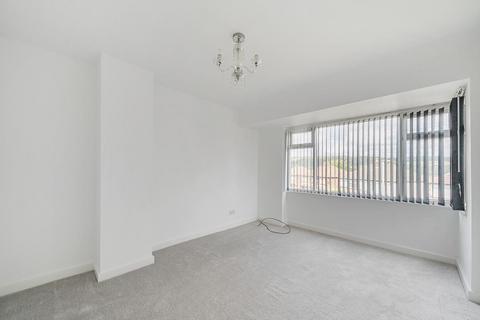 5 Broadgate Avenue, Horsforth, Leeds, LS18 5DT