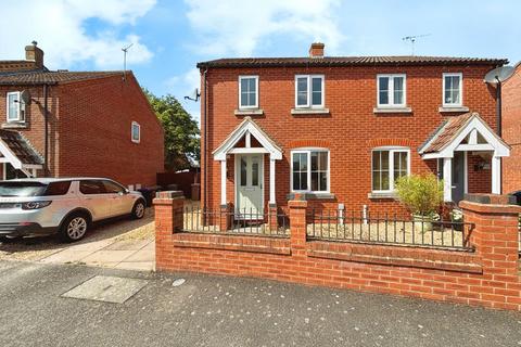 53 Falcon Way, Sleaford, NG34 7UA