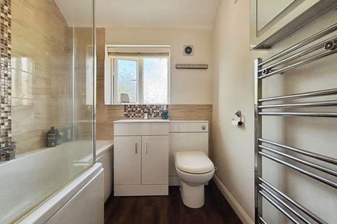 53 Falcon Way, Sleaford, NG34 7UA