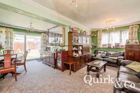 3 bedroom semi-detached house for sale, Hope Road, Canvey Island, SS8