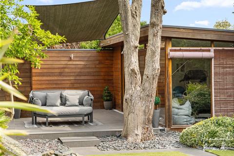 undefined, Mount Pleasant Road, Chigwell IG7