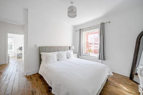 2 bedroom flat for sale, Lee High Road, Lee, London, SE12