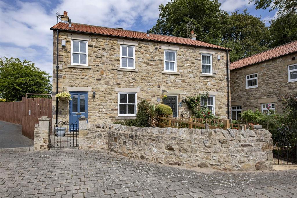 Davison Court Landscape -1.jpg