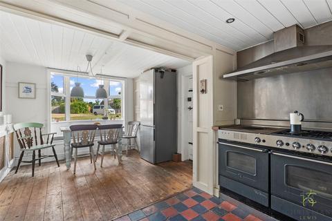 2 bedroom semi-detached house for sale, Church Street, Evesham WR11