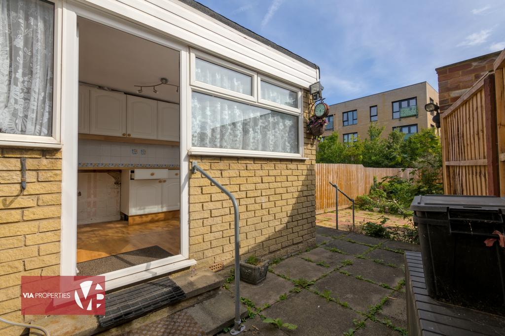 3 Bosanquet Road Hoddesdon via properties...