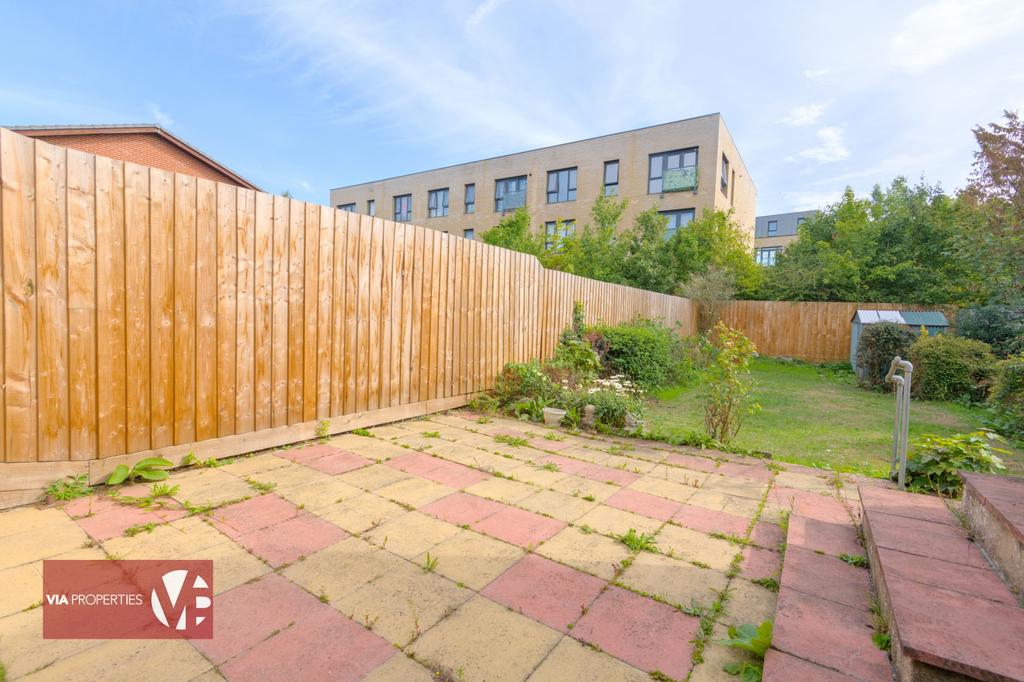 3 Bosanquet Road Hoddesdon via properties...