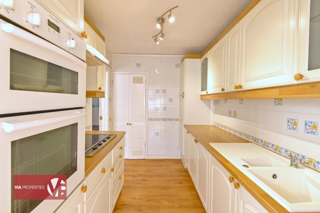 3 Bosanquet Road Hoddesdon via properties...