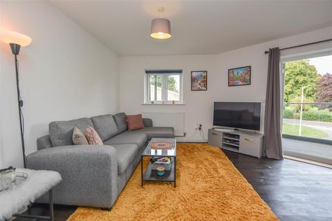 2 bedroom apartment for sale, Florence Close, Great Warley, Brentwood