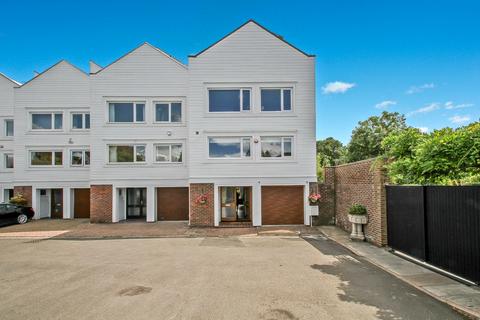 5 bedroom end of terrace house for sale, Mill Road, Buckinghamshire SL7
