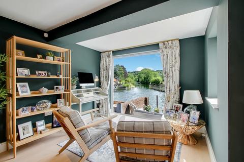 5 bedroom end of terrace house for sale, Mill Road, Buckinghamshire SL7