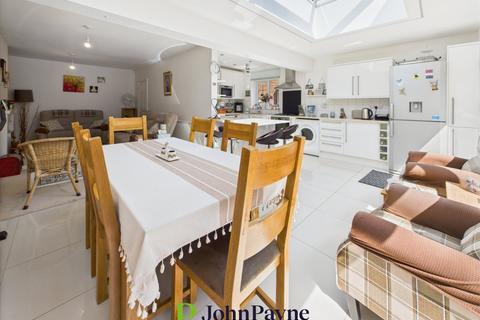 2 bedroom bungalow for sale, Haddon End, Styvechale, Coventry, CV3