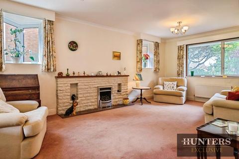 4 bedroom detached house for sale, Sea Cliff Road, Scarborough