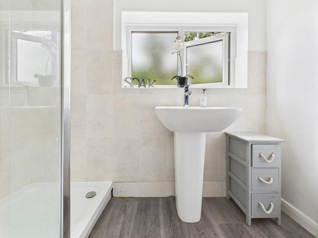 Shower-Room