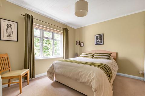 undefined, St. Mark's Hill, Surbiton KT6
