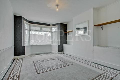 3 bedroom terraced house for sale, Crest Road, London, NW2