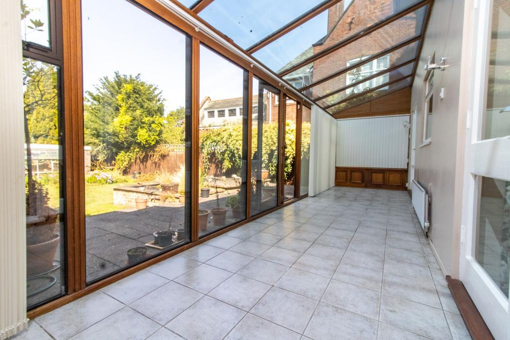 Conservatory/sun room