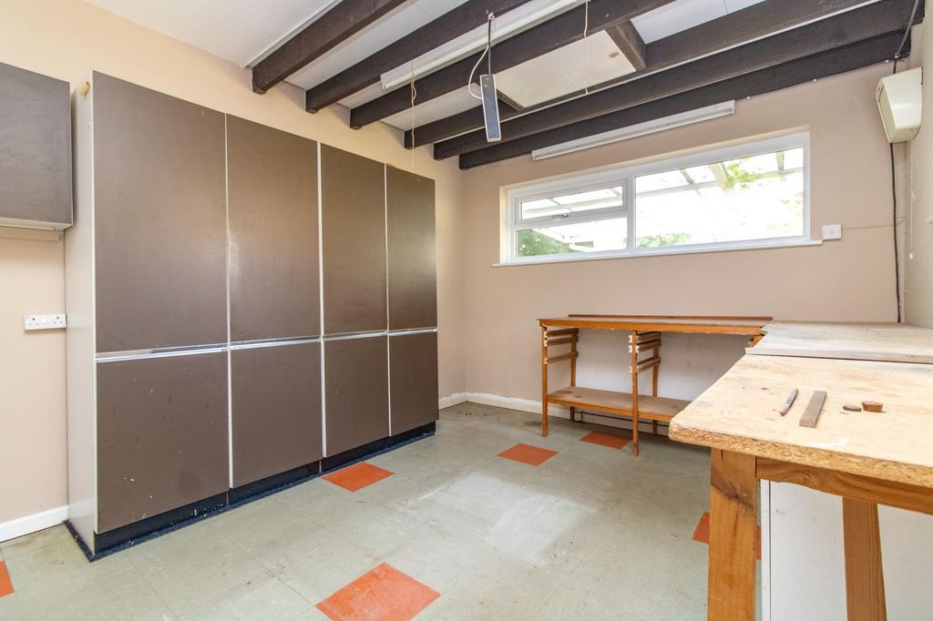 Utility/outer lobby area