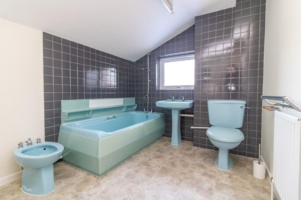 Family shower room