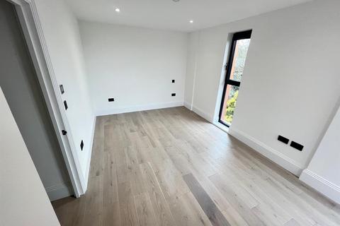 1 bedroom apartment to rent, 351a Rotherhithe Street, London