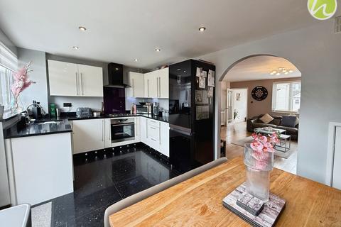 75 Brampton Close, Corringham, Stanford-le-hope, SS17 7NR
