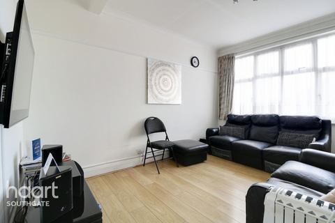 3 bedroom maisonette for sale, Cockfosters Road, Barnet