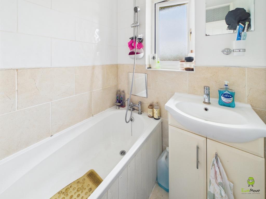 Presented by Nicoleta at Ewe Move Bexleyheath and D