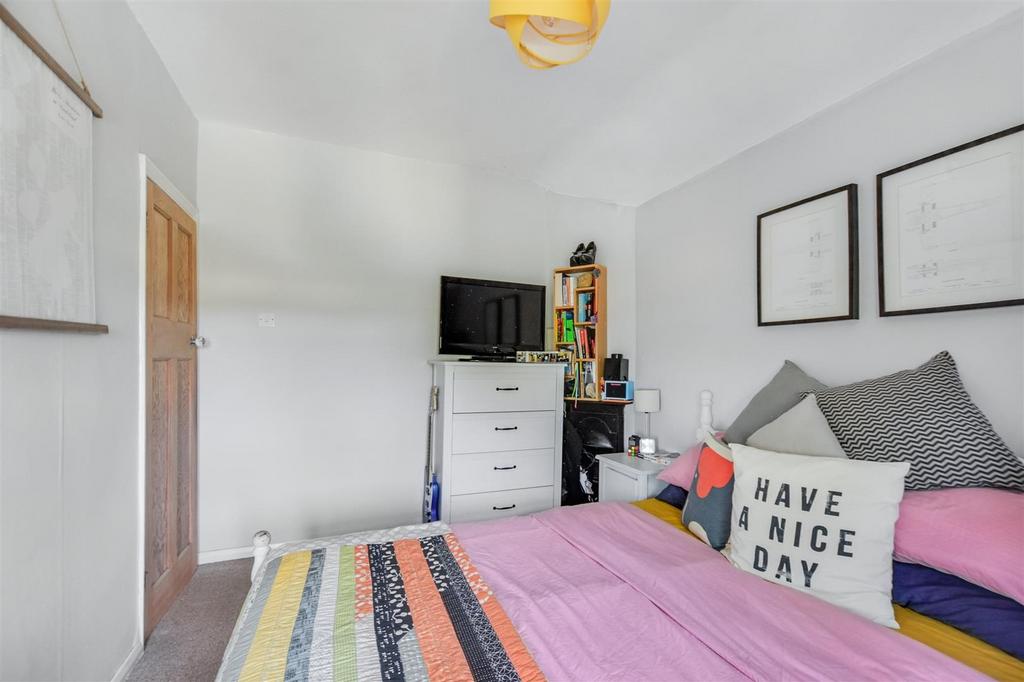 Bedroom 1 2.jpeg