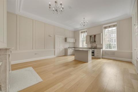 2 bedroom flat for sale, Mortlake High Street, London, SW14