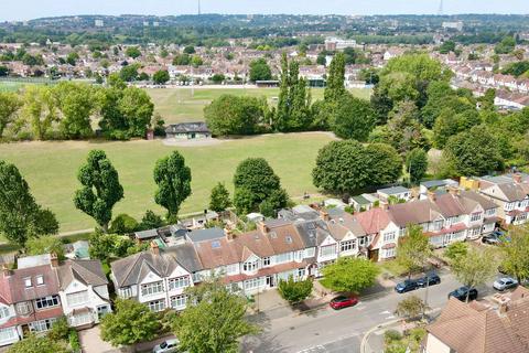 87 Stanhope Grove, Beckenham, BR3 3HL
