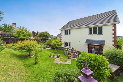 4 bedroom detached house for sale, Trewyn Park, Holsworthy, Devon