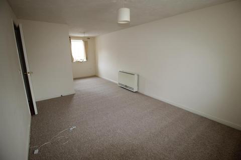 2 bedroom flat to rent, Meachen Road, Colchester CO2