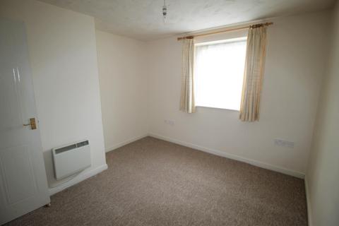 2 bedroom flat to rent, Meachen Road, Colchester CO2