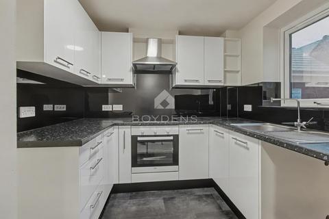 2 bedroom flat to rent, Meachen Road, Colchester CO2