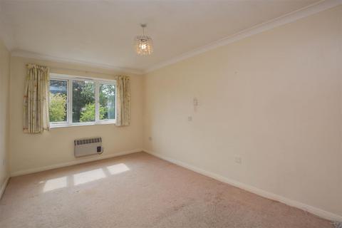 1 bedroom retirement property for sale, Sawyers Hall Lane, Brentwood