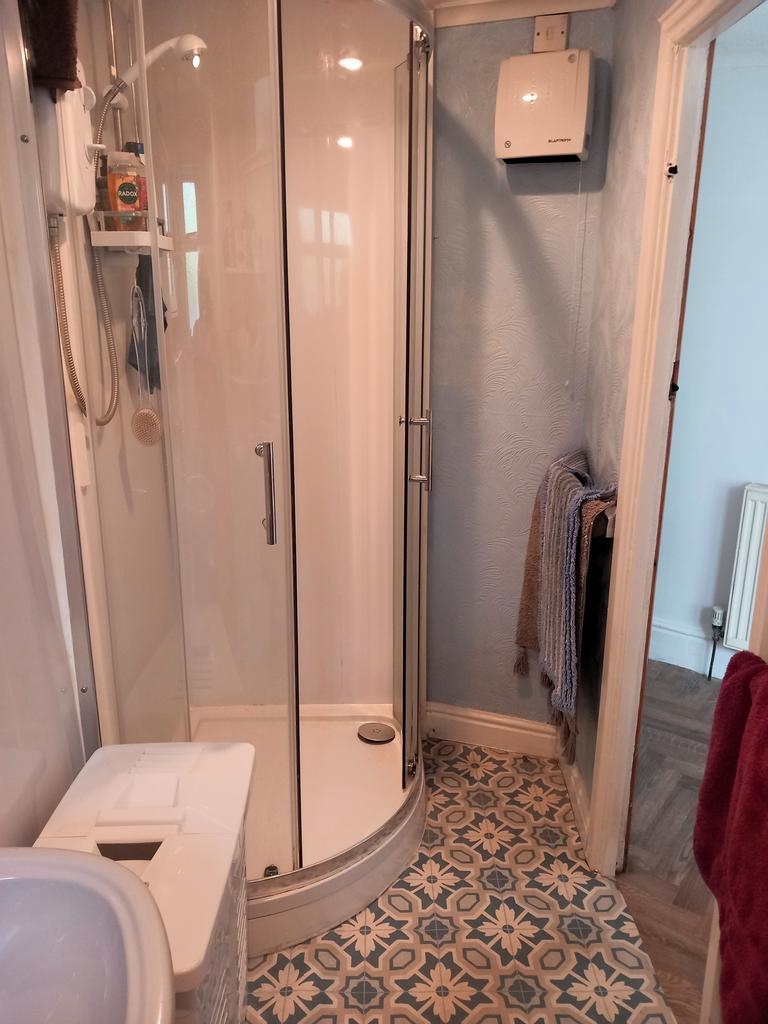 GF Shower/WC