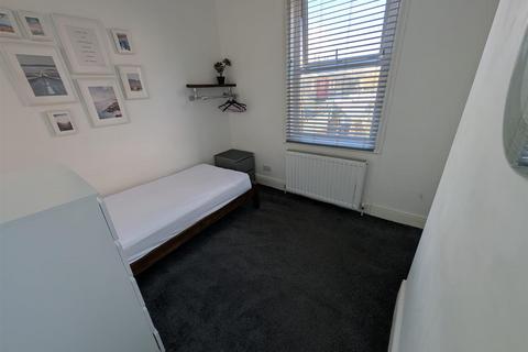 1 bedroom in a house share to rent, Victoria Road , Scarborough
