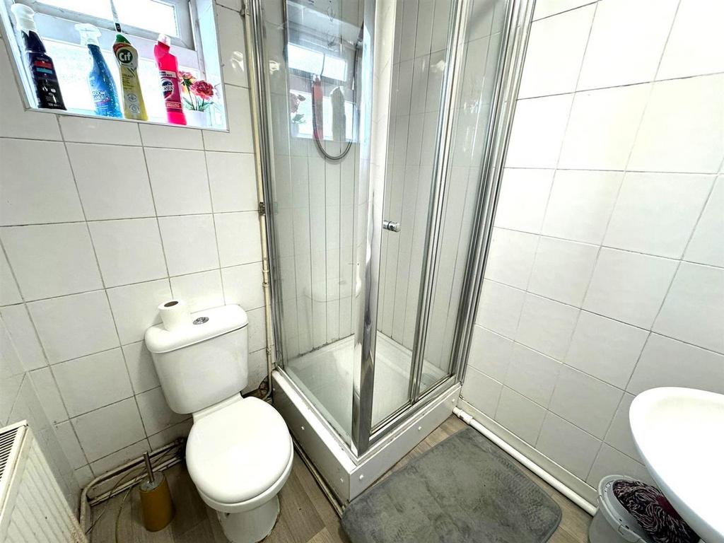 Shower Room.jpg
