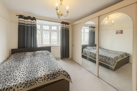 3 bedroom semi-detached house for sale, Willow Gardens, Greater London TW3