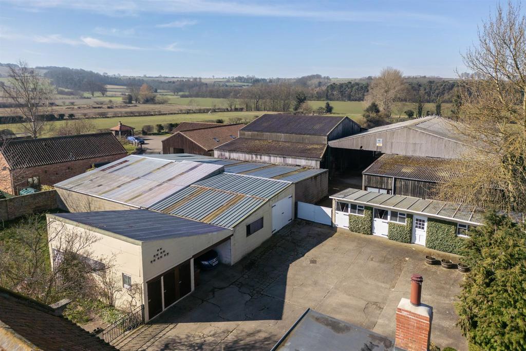 Yard &amp; Outbuildings