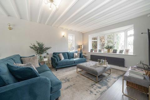 undefined, Woodlands Drive, Sunbury-On-Thames TW16
