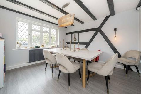 undefined, Woodlands Drive, Sunbury-On-Thames TW16