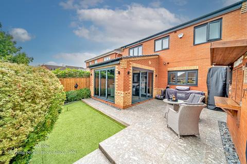 4 bedroom detached house for sale, Chichester Close, Rugeley