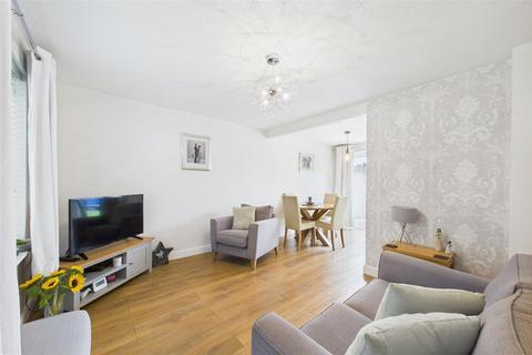 47 Daffodil Walk, Lowestoft, NR33 8NR
