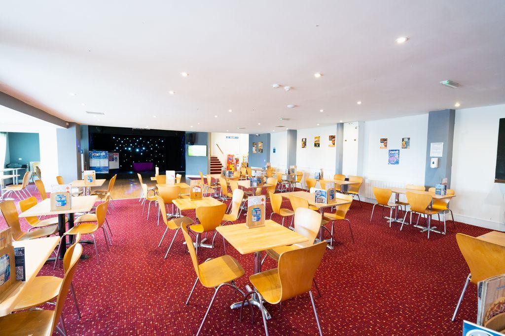 2023 Cornwall Polperro Restaurant Empty (3)