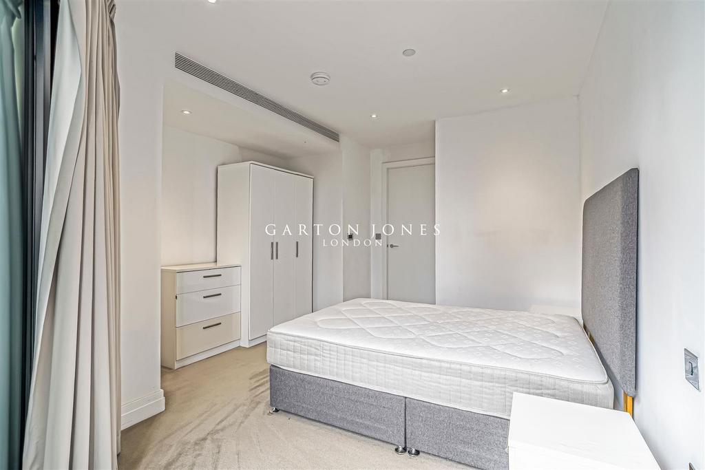 Bedroom (4).jpg