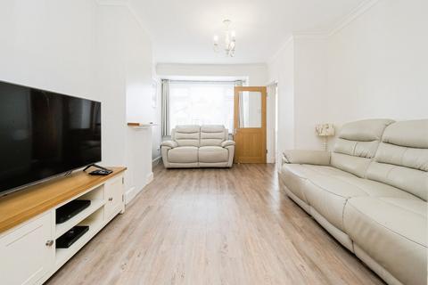 20 David Drive, Romford, RM3 0XX